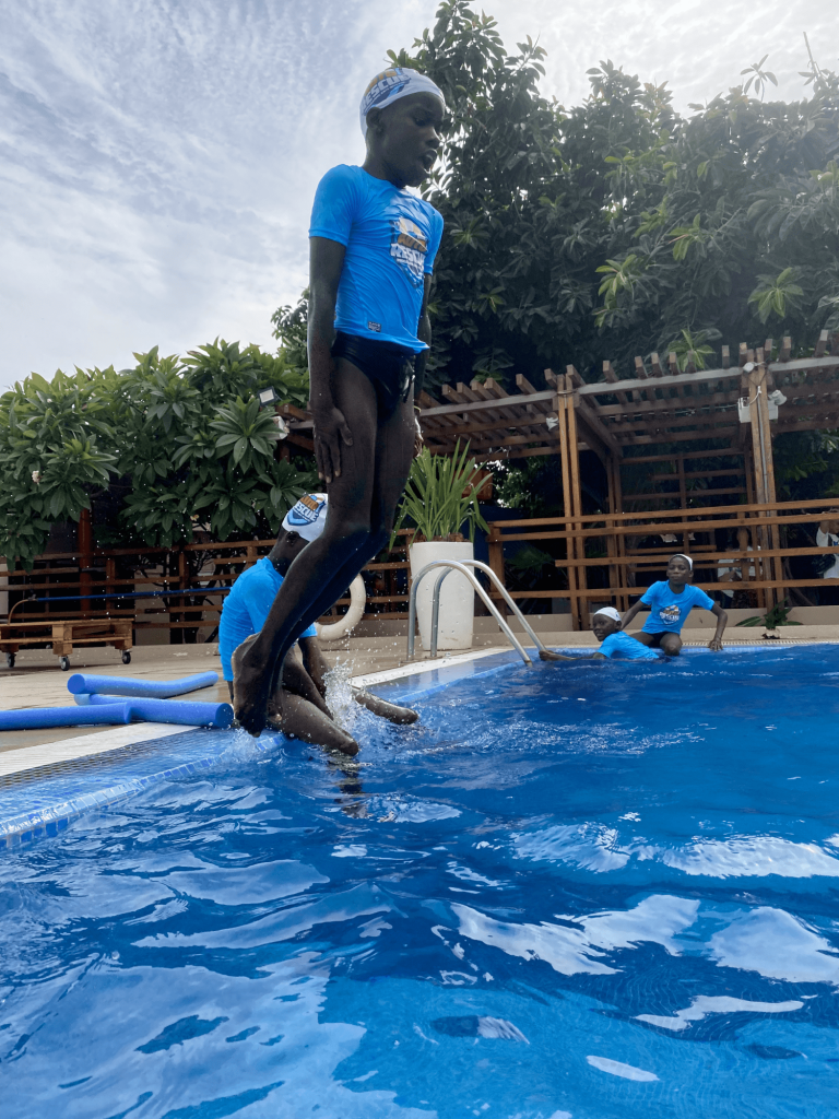 Rescate automático anti ahogamiento Dakar 2021 Senegal estrellas de natación  